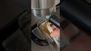 Она любила кофе по утрам☕️ #shorts #shortvideo #кофе #утреннийкофе #coffee #morningcoffee #breakfast