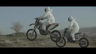 Melting Dice - Nu călcați pe soare (Official Video)