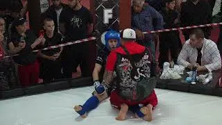 Бой Вадима,возраст 16-17 лет,вес бойцов 57кг 