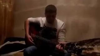 ты одна стоишь у парапета ...