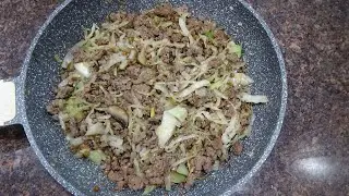 Ground beef with cabbage and lentil stir fry