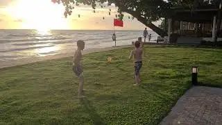 Fotboll på gräset - Koh Chang 2024