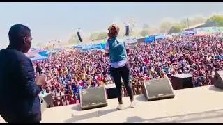 Nangaine/kale live on stage