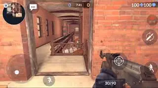 Играю в critical ops с друзьями
