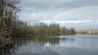 Радуга над озером у воды.8.10.2023.