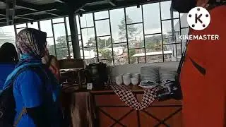 Lihat Bunga Anggrek Cantik di Green House, Lanjut Makan Siang Di Resto Suraloka Zoo