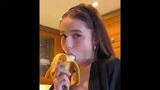 Лиза Василенко и банан, что может быть лучше?