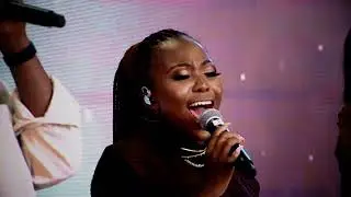 Dumi Mkokstad Ulwandle (Live)