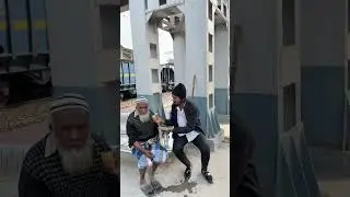 আল্লাহর কাছে দোয়া করো যেন এরকম মানুষের দোয়া আরও পেতে পারি❤️😔