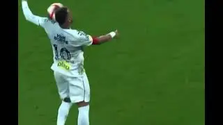 Neymar dando chapéu no jogador do Corinthians