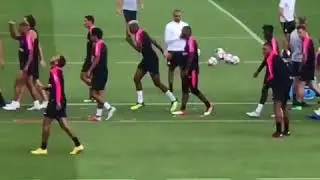 Neymar Jr. tried to nutmeg Kylian Mbappé in training ⚽️ Wait for it 😂