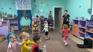 Игра со Снегурочкой (на ходУ и по хОду))))