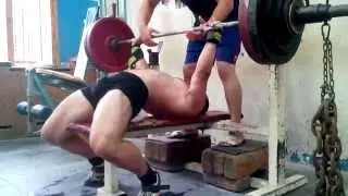 Глазырин Николай - жим с цепями 152.5 (цепи +30)