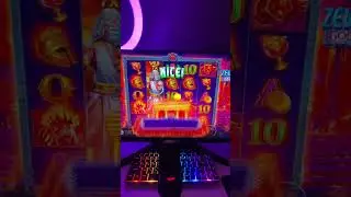 КУПИЛ БОНУСКУ ПОДПИСЧИКУ В ZEUS VS HADES#shorts  #слоты#slot#casino#zeusvshades