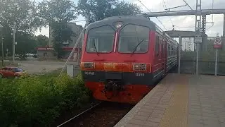 Электропоезд ЭД4МК-0085 следует резервом в депо.