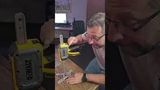 Обратная струбцина DeWALT
