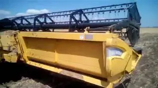 Комбайн New Holland CSX 7080.