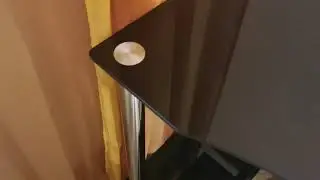 Стеклянный компьютерный стол 