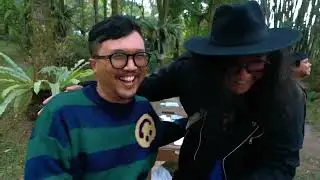 Manggung Di Hutan, Kedatangan Undertaker