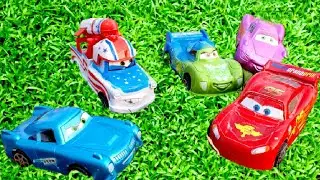 Looking For Disney Pixar Cars,Lightning McQueen,Mack,Sally Carrera, Tow mater,Francesco 04