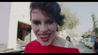 LUXIANA - FRIKY (Versión Bilingue)(Videoclip Oficial)