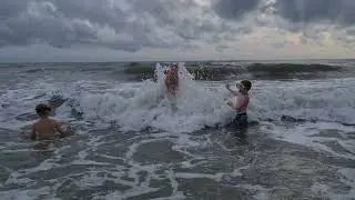 Bad i vågorna - Koh Chang 2024