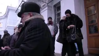 Борцы за общежития приковывают себя цепями. Эпизод 1181