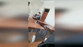 Мишу жоско лихорадит на уроке