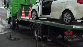Водитель KIA RIO разбил машину.Съехал с эвакуатора