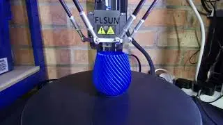vase 2 spiral 4k
