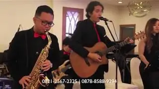 Closer Chainsmokers cover Nutcracker Entertainment at Klub Kelapa Gading