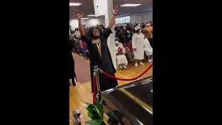 Pastor Angela Spivey Directing The Choir at her Brother's Funeral 🎶🔥🔥