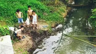 Segernya mandi di sungai kecil di MSAE