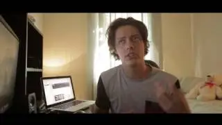 Does Size Really Matter?! - MIRRORLESS VS DSLR