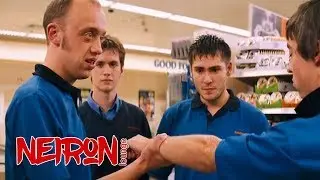Брайн дает кунфу пощечину    