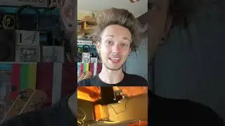 Парень сыграл 100 песен без остановки и не умер! #shorts