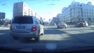 трое отморозков на джипе!!! по одному видимо они боятся проявлять агрессию.