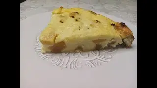 Творожная запеканка с изюмом и яблоками