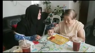 ngonten karo nenek