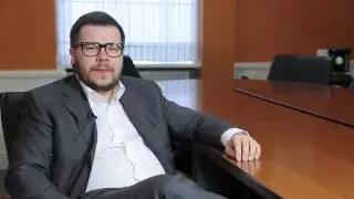 Управляющий партнер юридической фирмы "ЮСТ" Евгений Жилин поздравляет компанию с 23-летием.