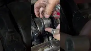 Removing Engine Bearings 🔧 Inspecting the Crankshaft Condition 