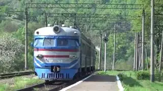 Карпаты. Вид из окна электрички Эр2-349 на Ужанский национальный природный парк