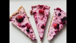 Tarta cu blat crocant cu crema de branza cu fructe de padure