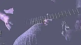 probando la nueva guitarra
