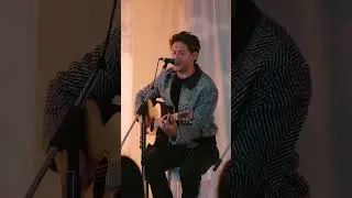 NIALL HORAN PERFORMS 