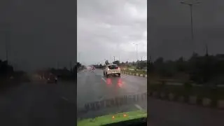 ಮಳೆಯಲ್ಲಿ Hazard Light Beda #cars #cartechkannada #automobile #kannada