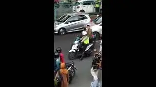 TNI Members Slap Traffic Police Members IN Pekanbaru