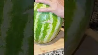 Satisfying asmr cutting watermelon 🍉🍉🍉 #watermelon  #asmr #shorts #satisfying