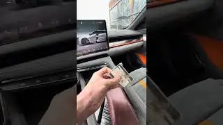 Zeekr 001, Зикр 001 что входит в комплектацию: зарядное устройство на 7 кВт, компрессор для подкачки