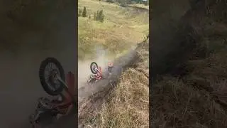 ЖОСКОЕ ПАДЕНИЕ 😬 #trenirovka #эндуро #всевэндуро #offroad #терновка #bike #shorts #moto